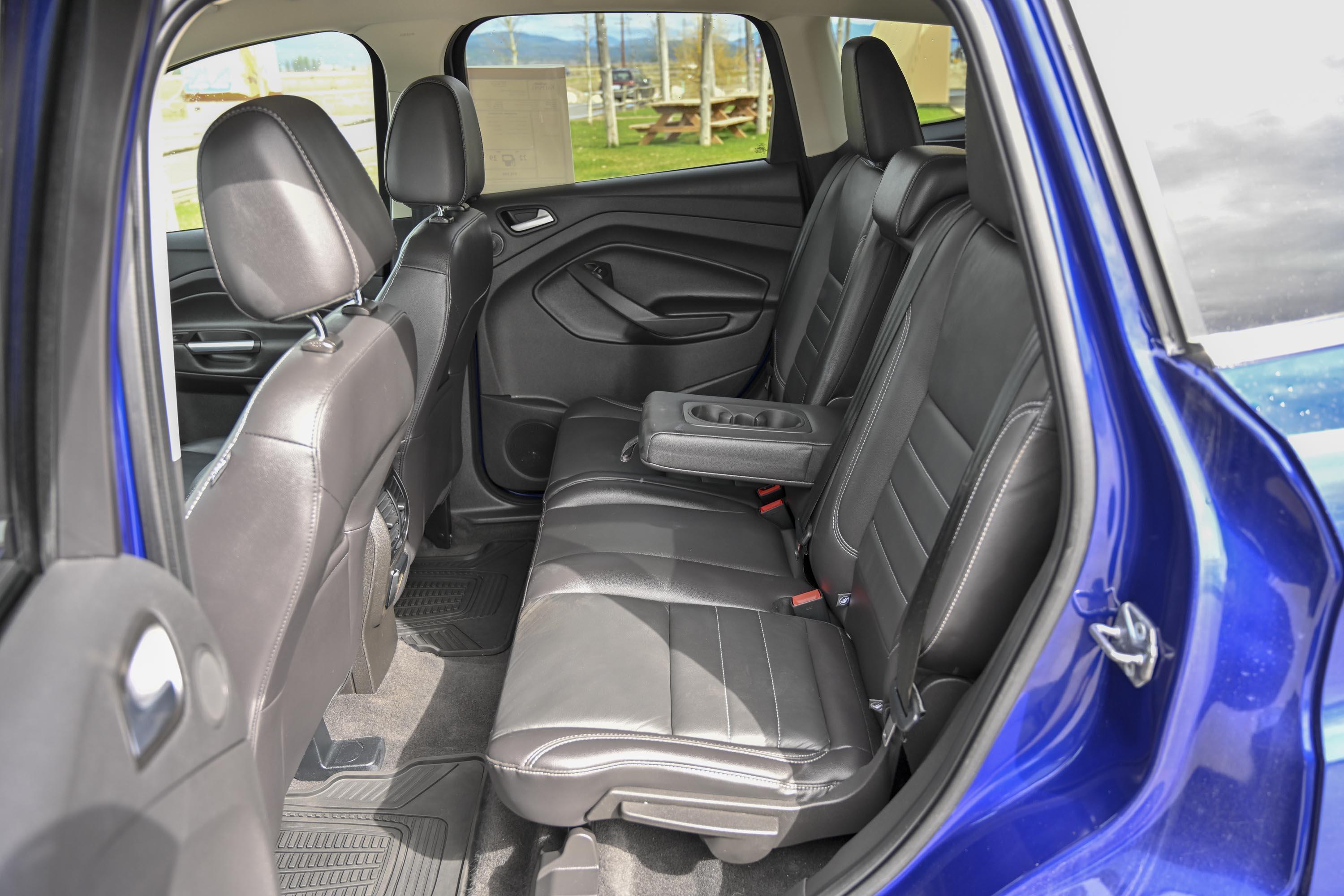 16 Ford Escape 2