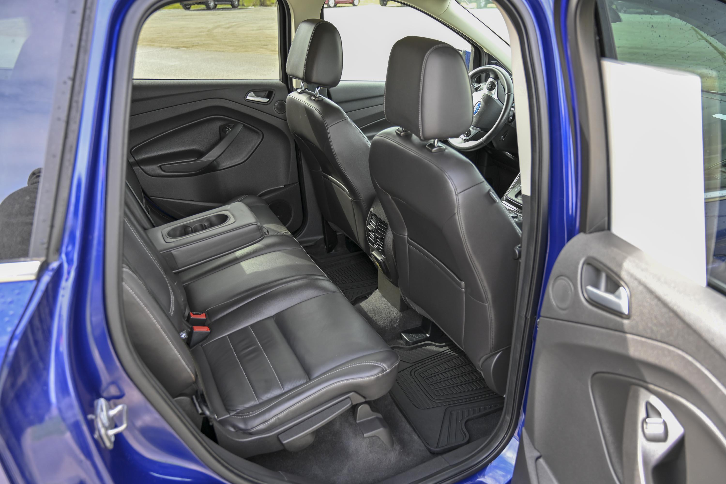 16 Ford Escape 4