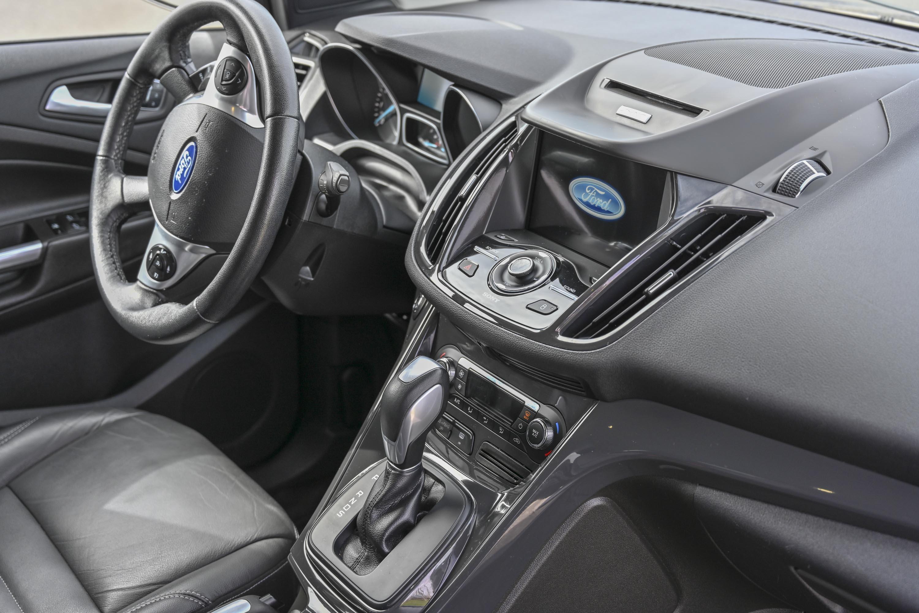 16 Ford Escape 5