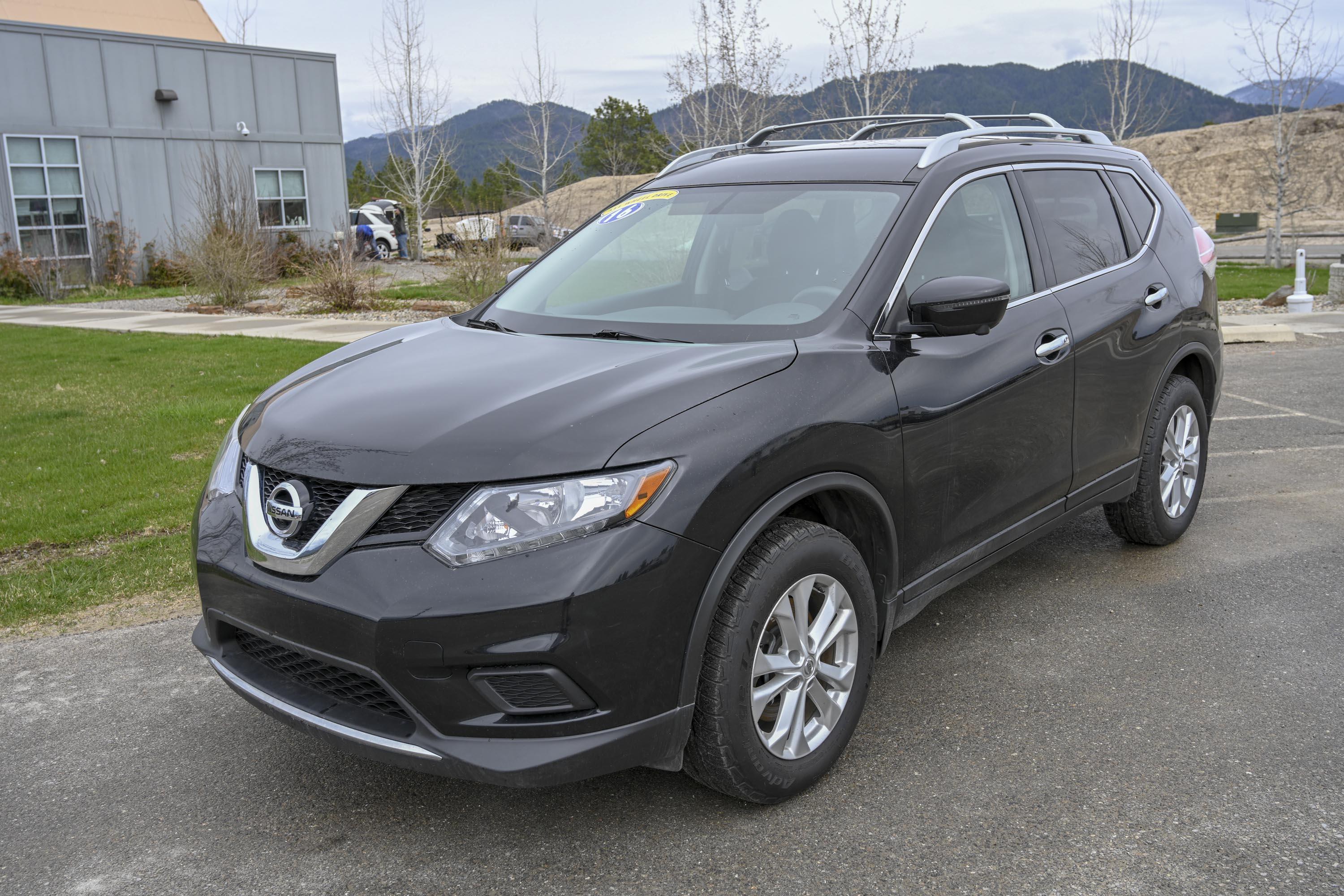 16 Nissan Rougue 8
