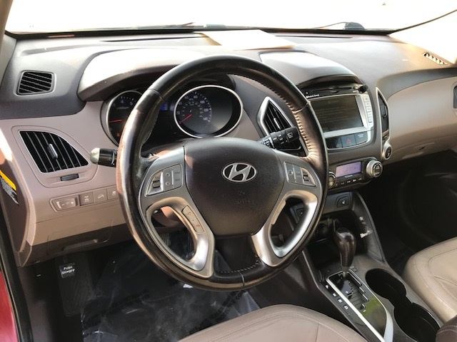 2010 Hyundai Tuscon 8