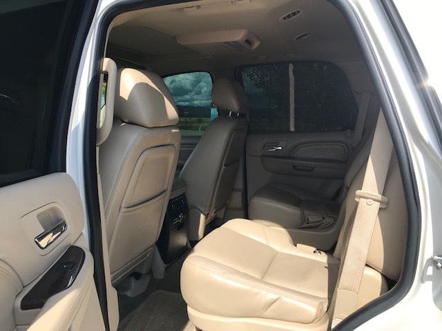 2011 Cadillac Escalade 10