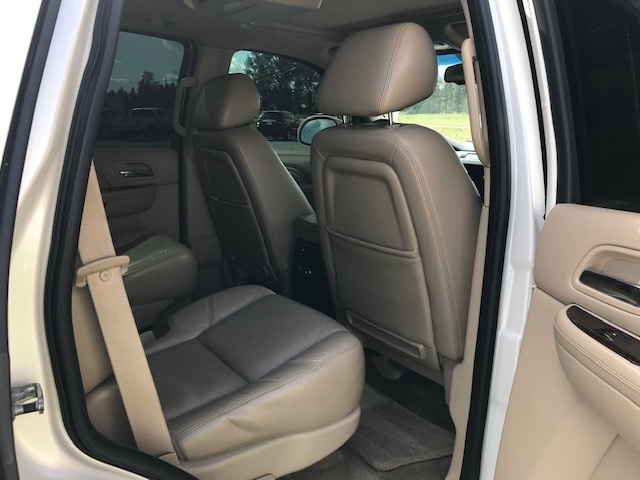 2011 Cadillac Escalade 14