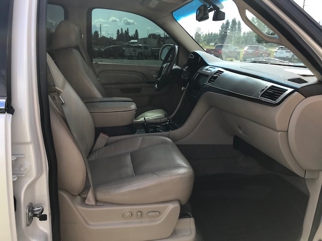 2011 Cadillac Escalade 2
