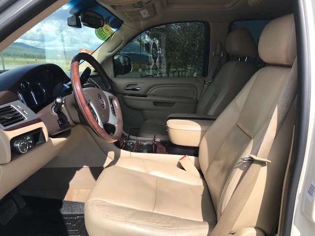 2011 Cadillac Escalade 9