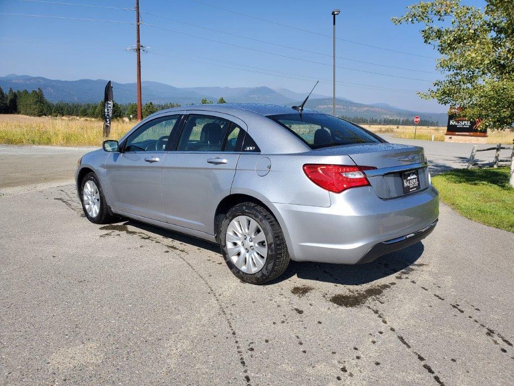 2014 Chrysler 200 5