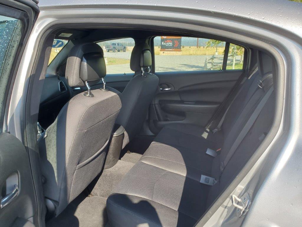 2014 Chrysler 200 8