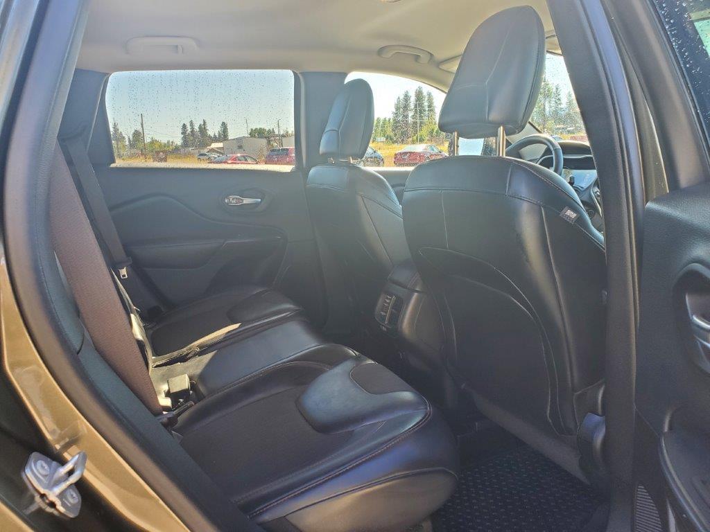 2015 Jeep Trailhawk 11