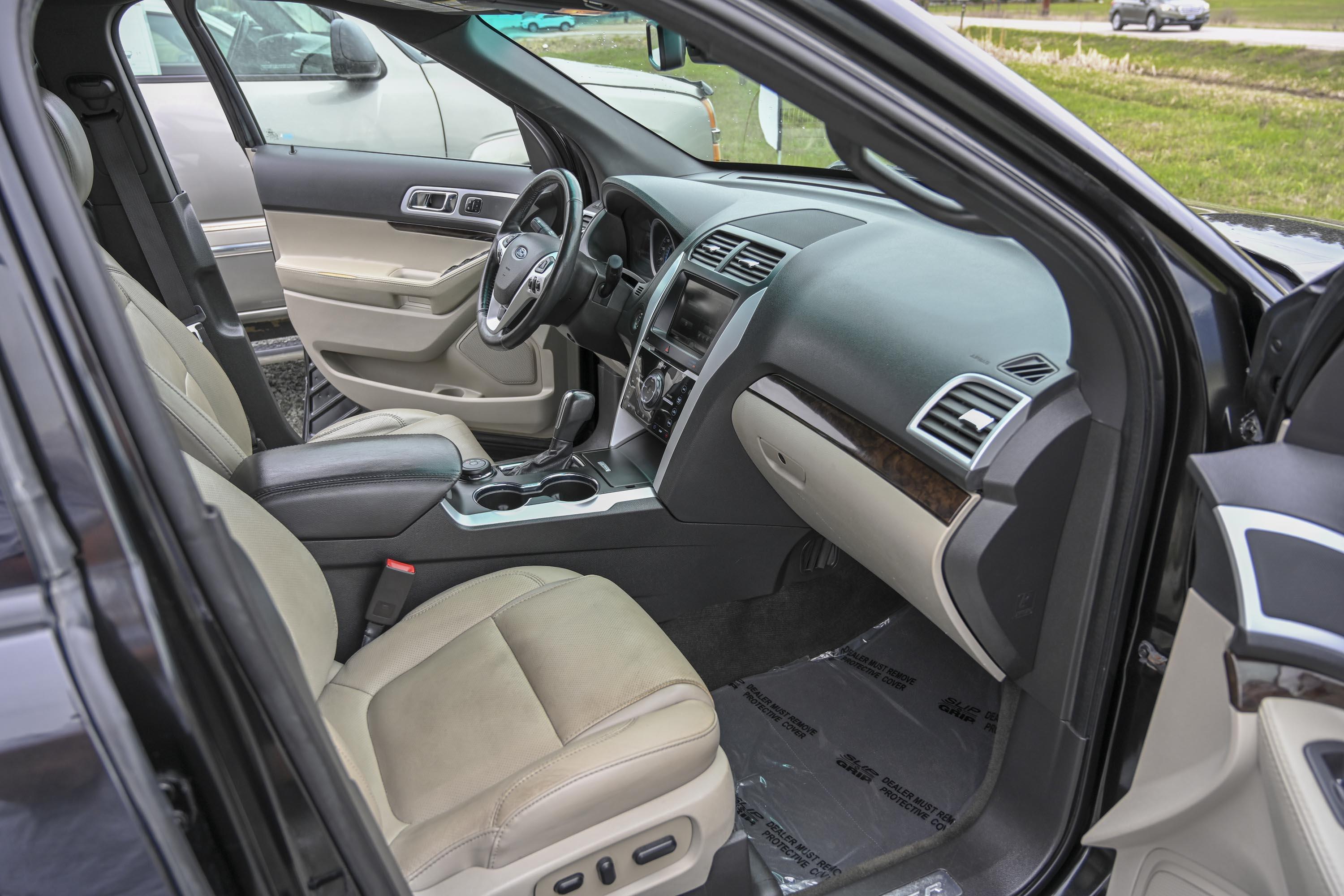 2015 Ford Explorer 4