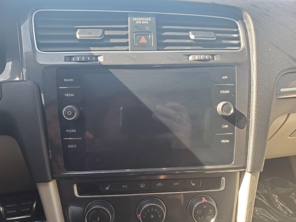 2018 Volkswagon golf 1